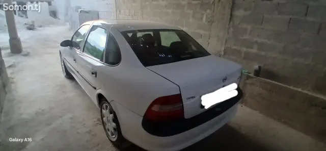Opel Vectra B 1997 · 1.6 MT