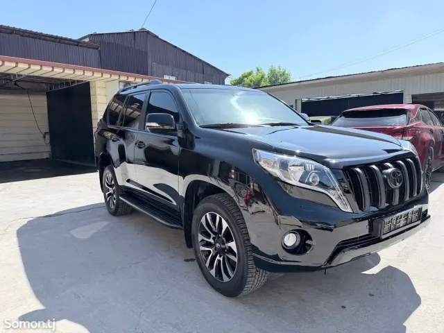 Toyota Land Cruiser Prado 2017 · 3.0 AT