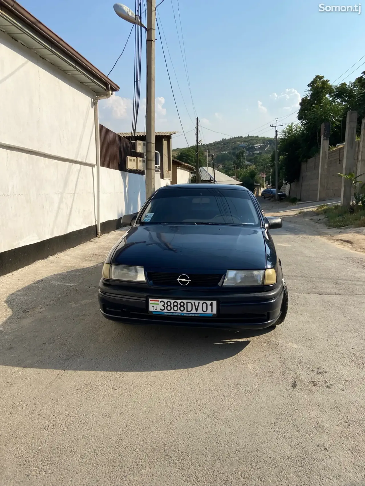 Opel Vectra A 1992 · 1.6 MT