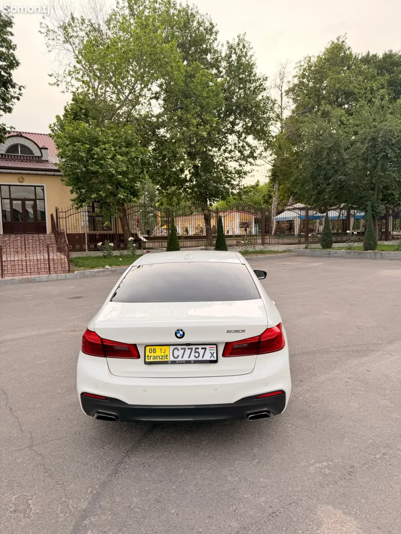 BMW 5 series 2018 · 2.0 AT