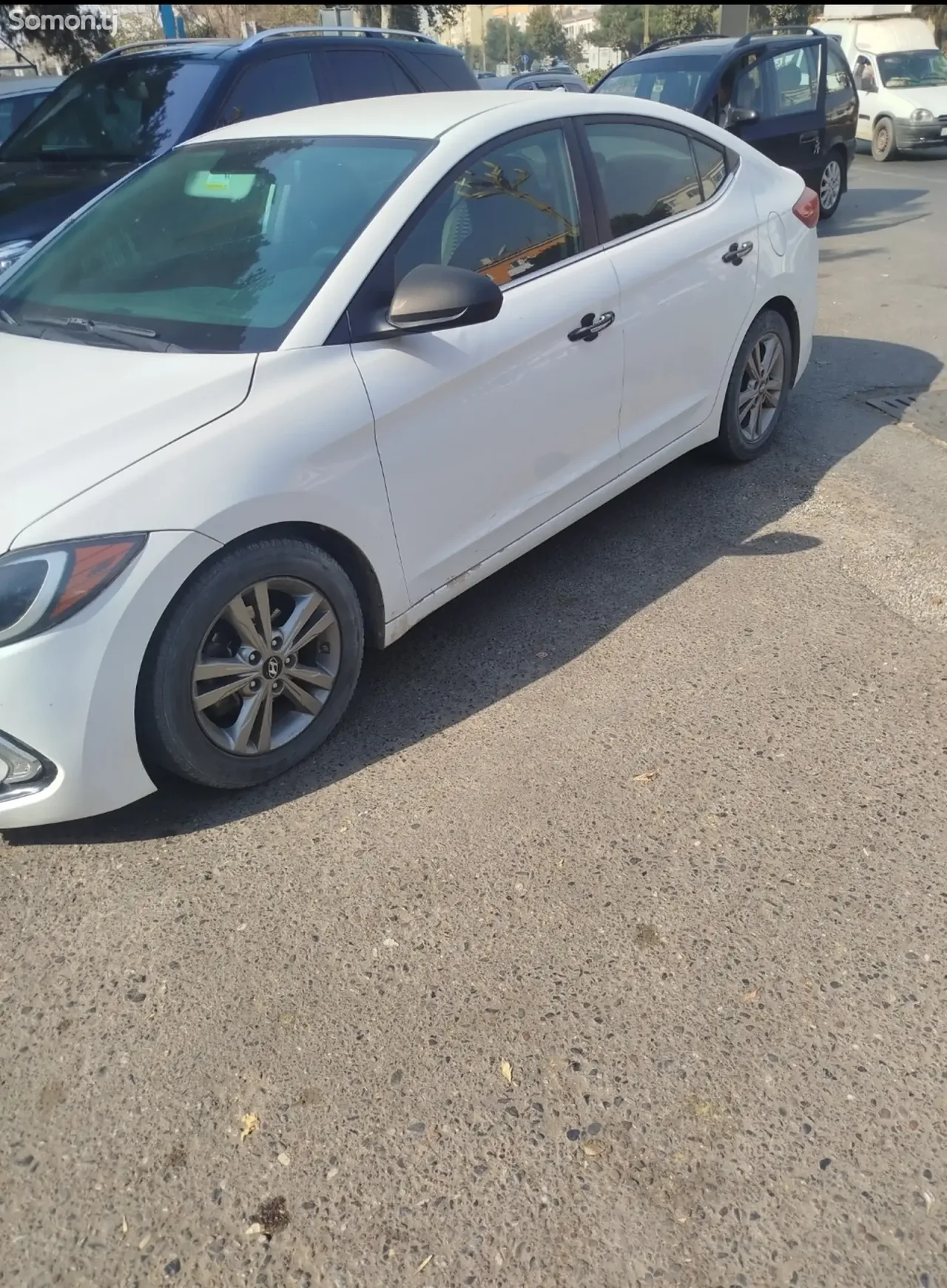 Hyundai Elantra 2017 · 2.0 AT