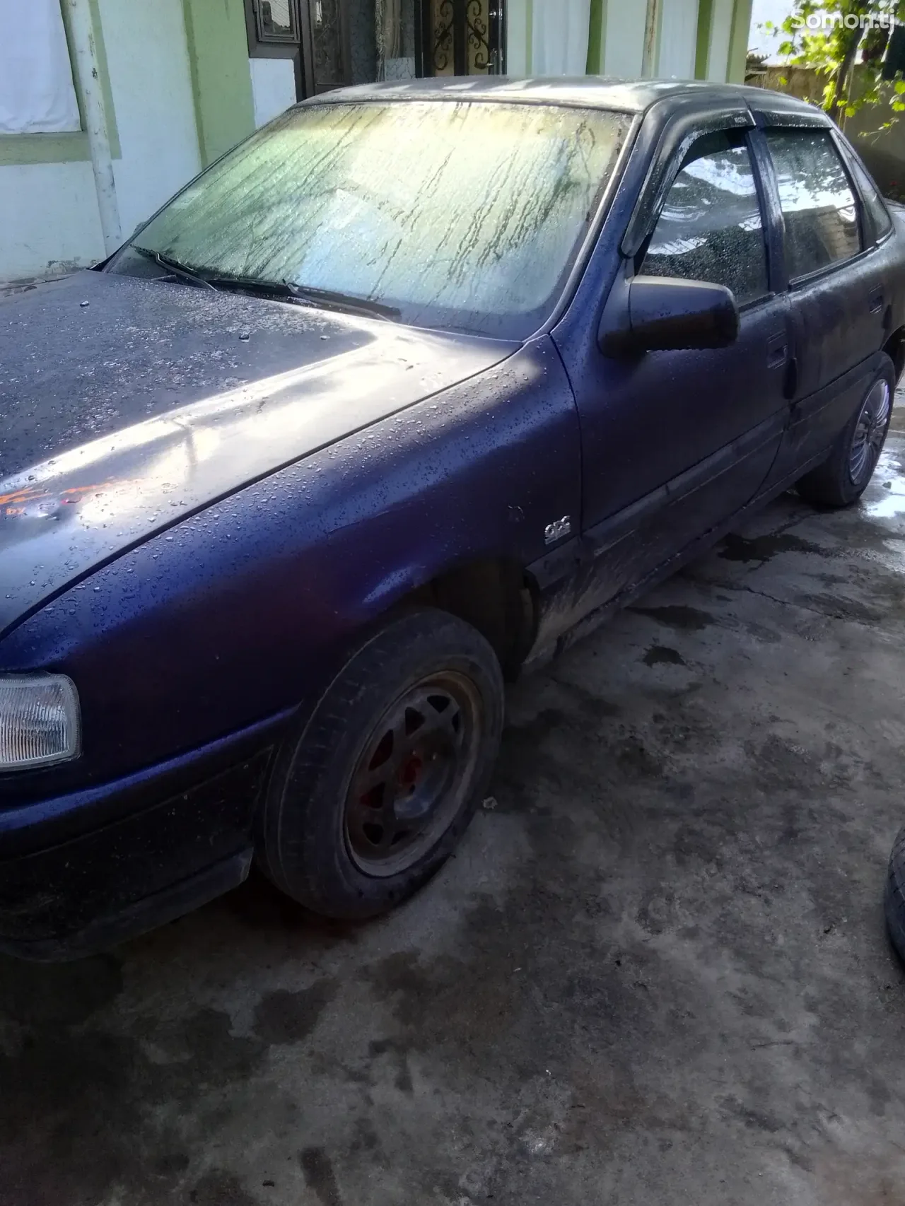 Opel Vectra A 1992 · 1.6 MT