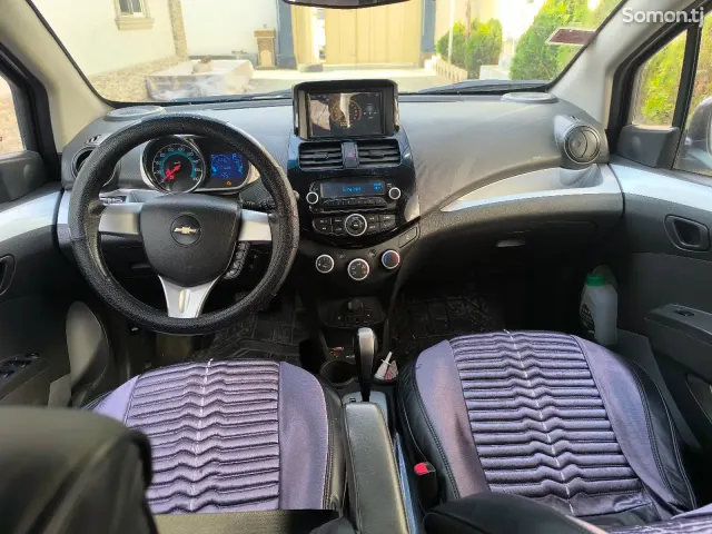 Chevrolet Spark 2015 · 1.3 AT