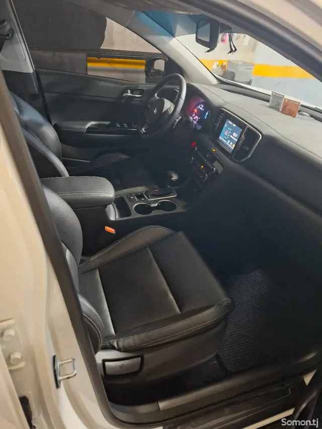 Kia Sportage 2015 · 2.0 AT