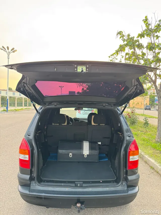 Opel Zafira 2000 · 1.8 MT