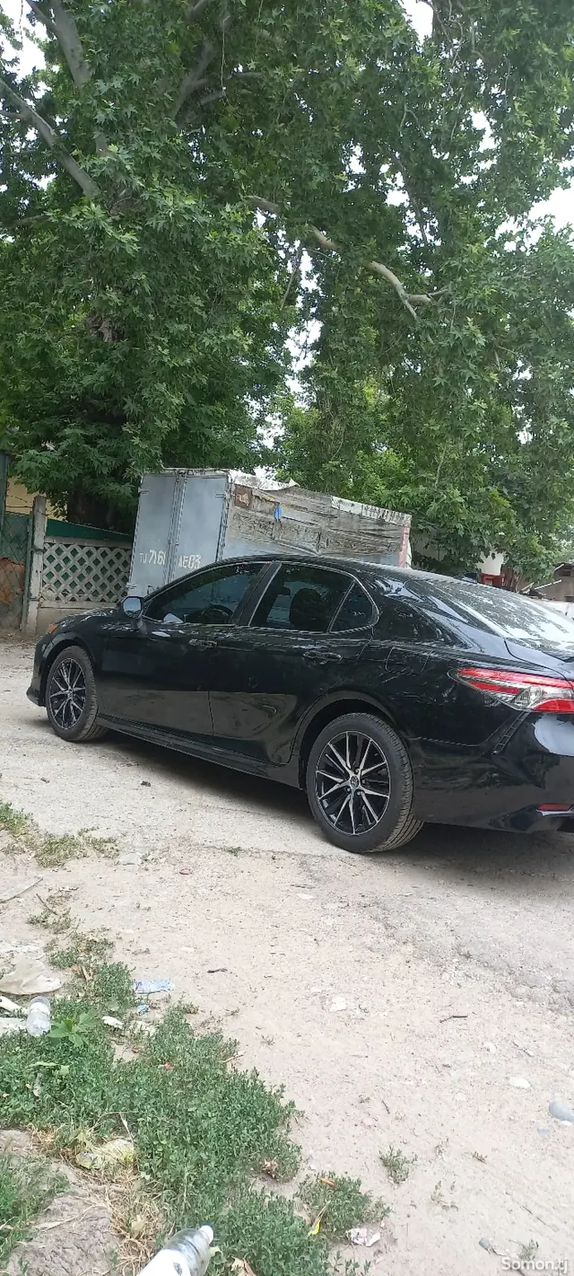 Toyota Camry 2018 · 2.5 AT