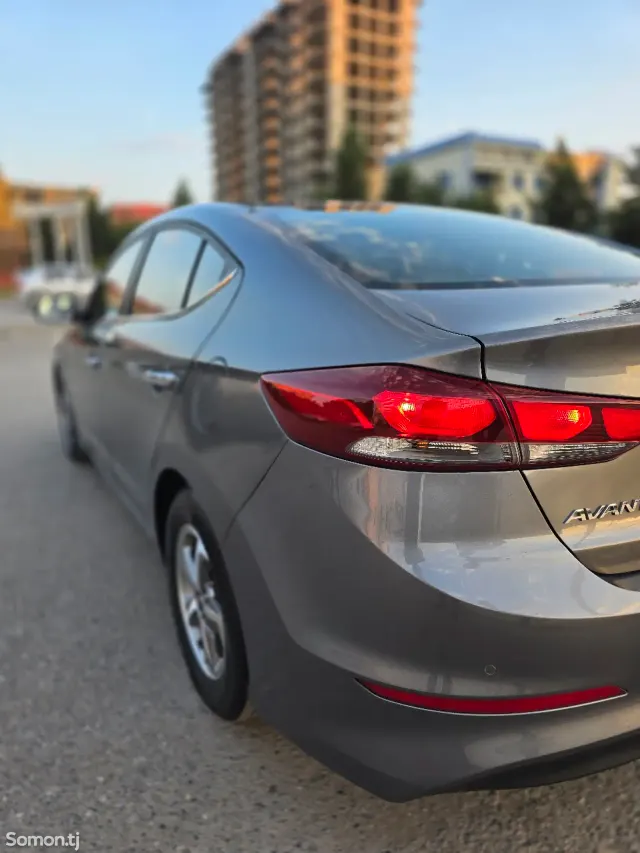 Hyundai Avante 2016 · 1.6 AT