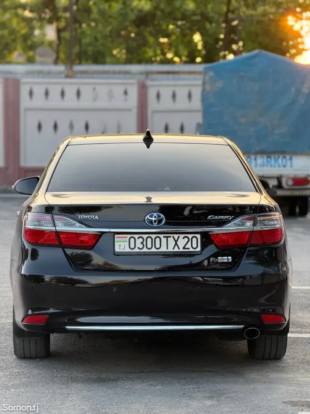Toyota Camry 2017 · 2.5 AT