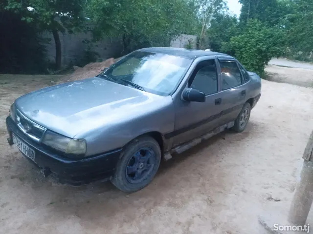 Opel Vectra A 1992 · 1.8 MT