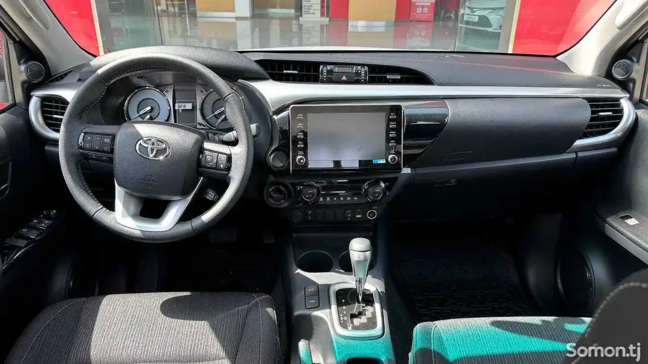 Toyota Hilux 2025 · 2.7 AT