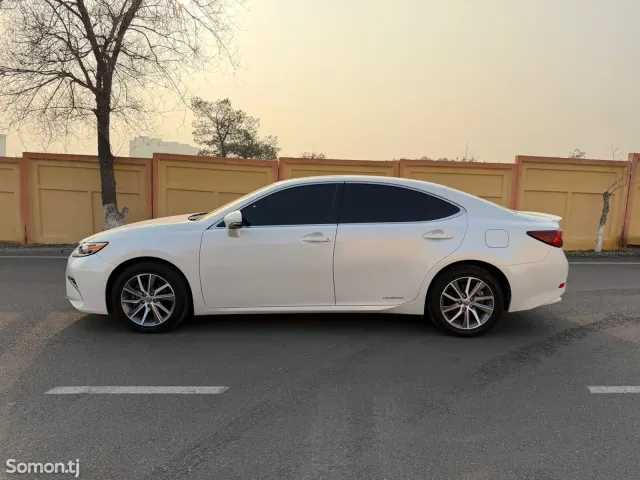 Lexus ES series 2016 · 3.0 AT