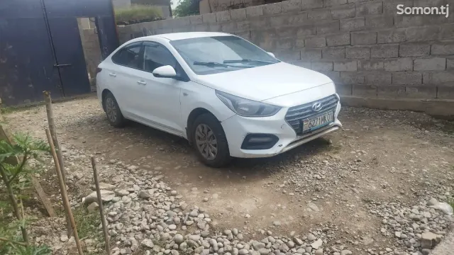 Hyundai Solaris 2018 · 1.4 MT