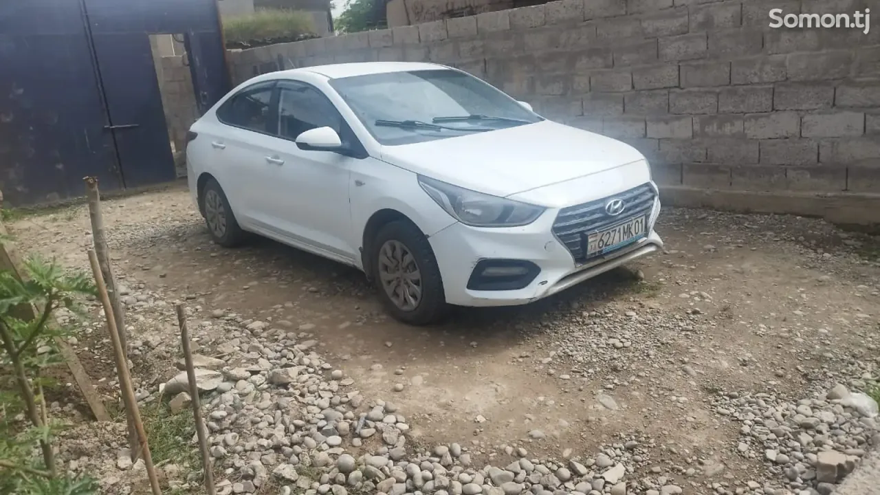 Hyundai Solaris 2018 · 1.4 MT