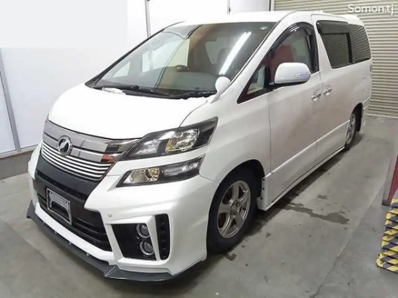 Toyota Vellfire 2014 · 2.4 AT
