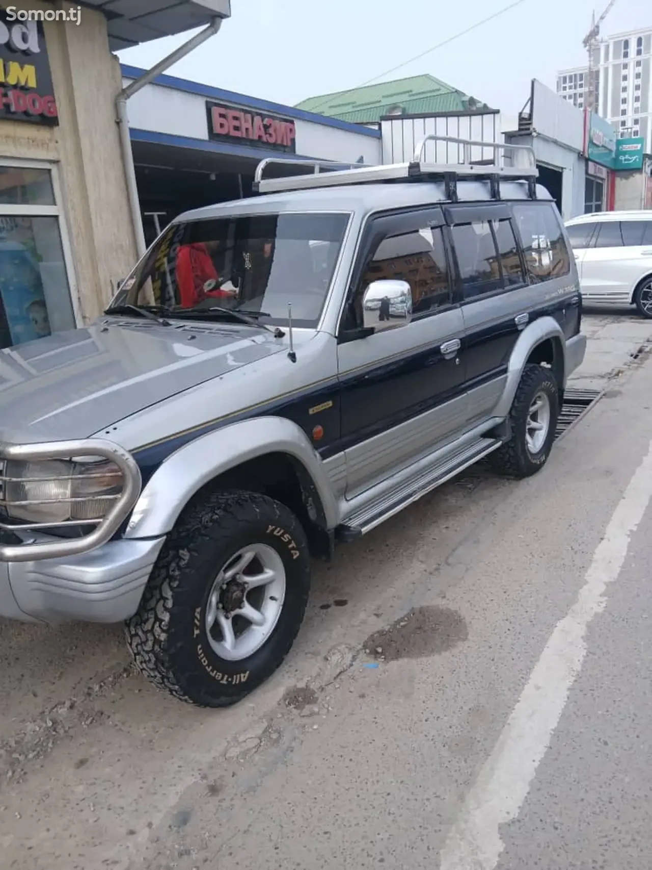Mitsubishi Pajero 1993 · 3.0 AT