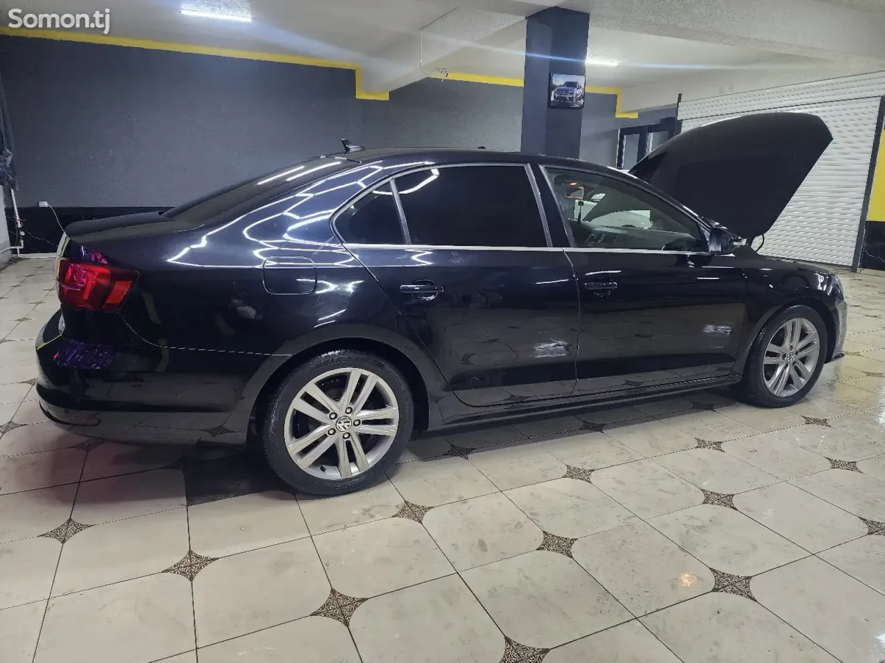 Volkswagen Jetta 2015 · 2.0 AT