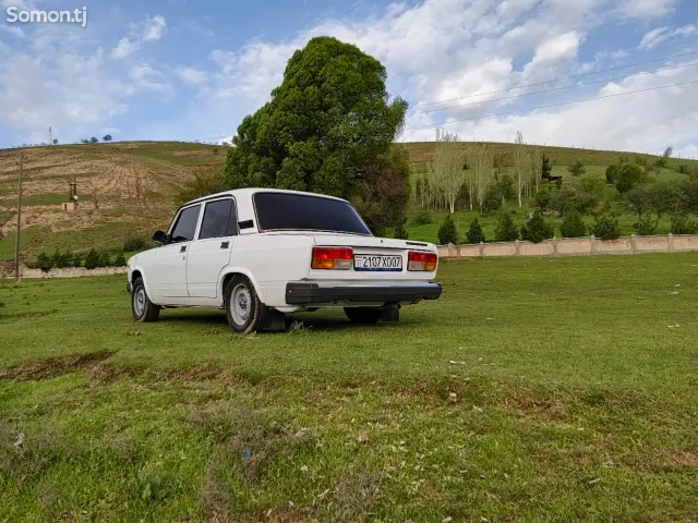 Lada (ВАЗ) 2107 2005 · 0.6 MT