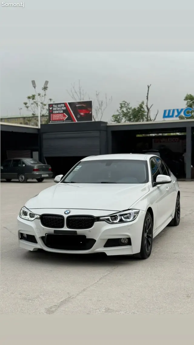 BMW 3 series 2018 · 2.0 AT
