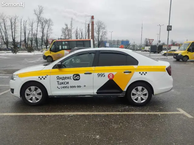 Skoda Rapid 2015 · 1.6 MT