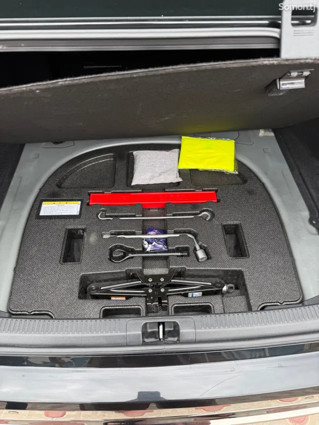 Toyota Camry 2025 · 2.0 AT