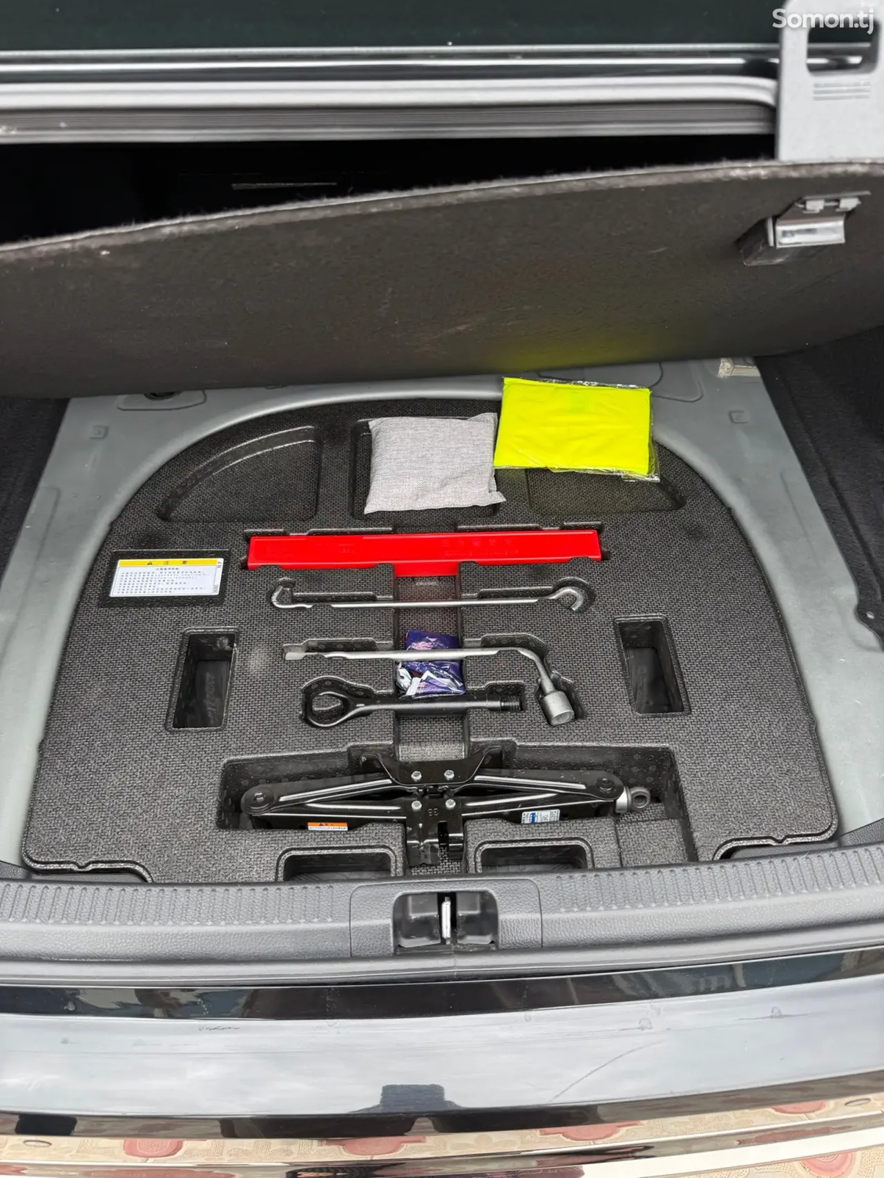 Toyota Camry 2025 · 2.0 AT