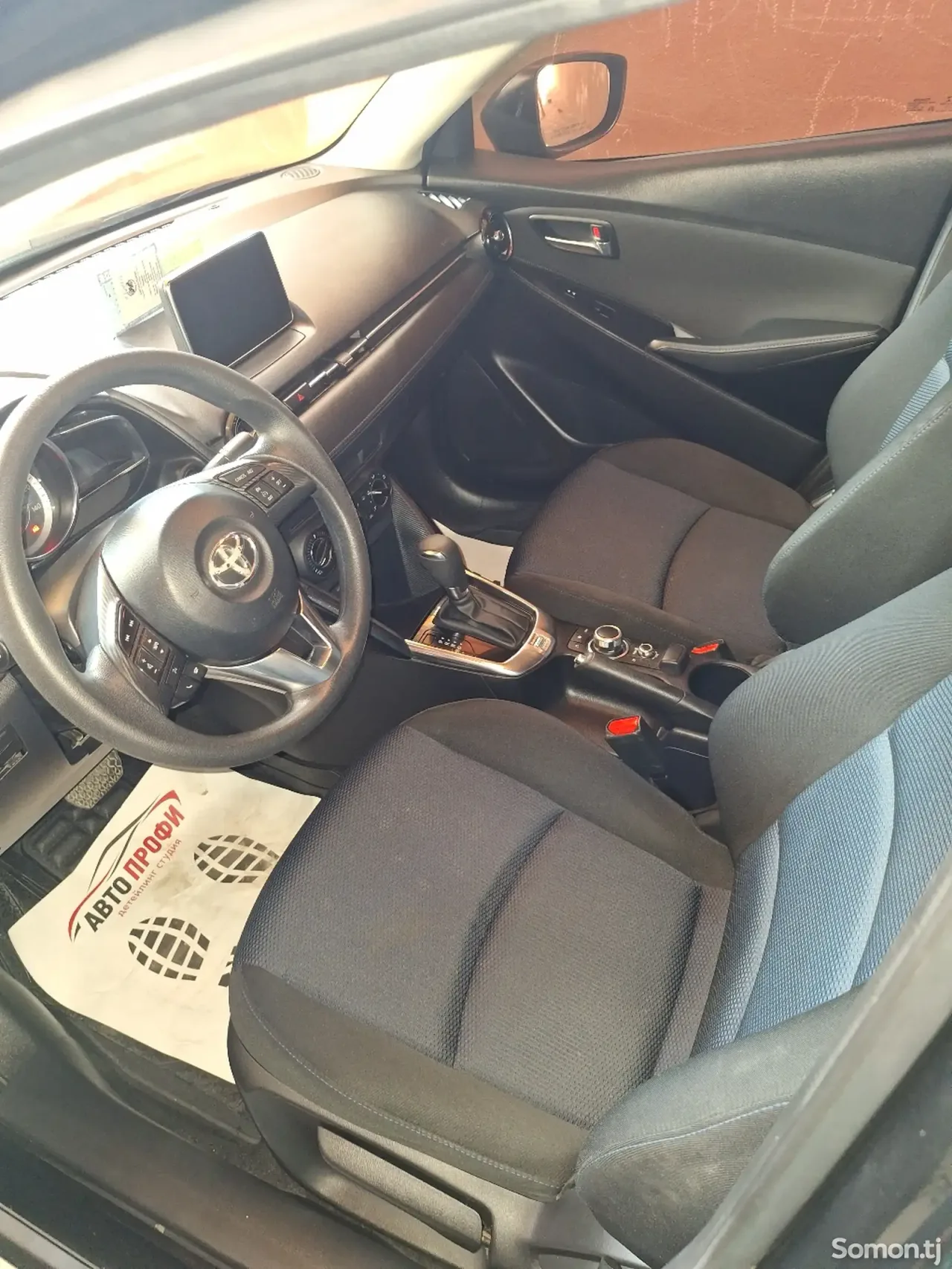 Toyota Yaris 2017 · 1.8 AT