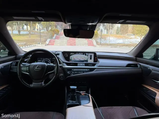 Lexus ES series 2020 · 3.0 AT
