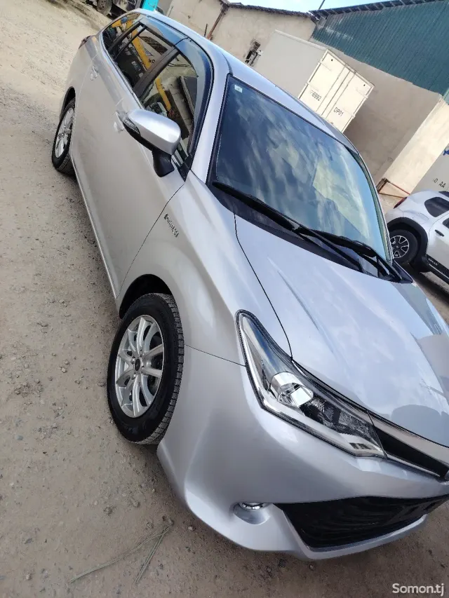 Toyota Fielder 2015 · 1.5 AT