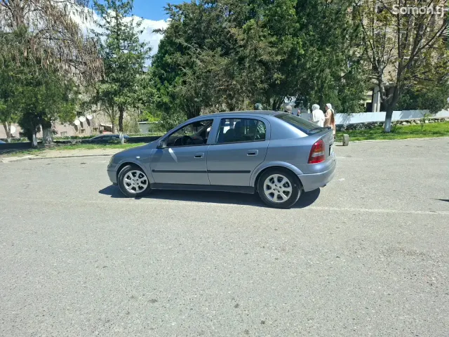 Opel Astra G 2003 · 1.6 MT