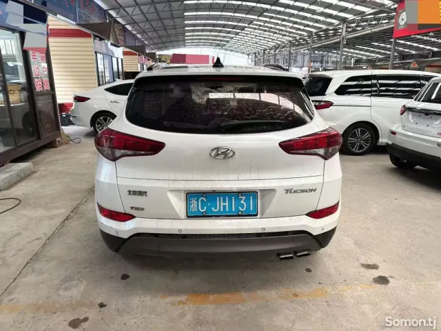 Hyundai Tucson 2016 · 1.6 AT