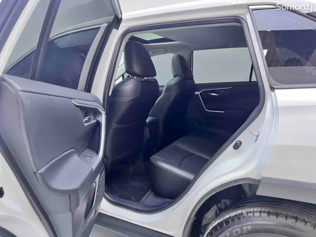 Toyota RAV 4 2024 · 2.0 AT