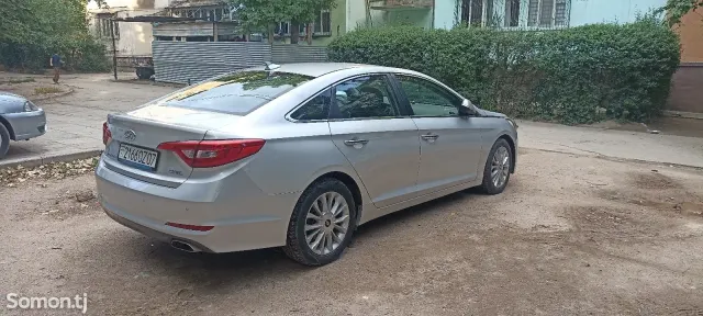 Hyundai Sonata 2015 · 2.0 AT