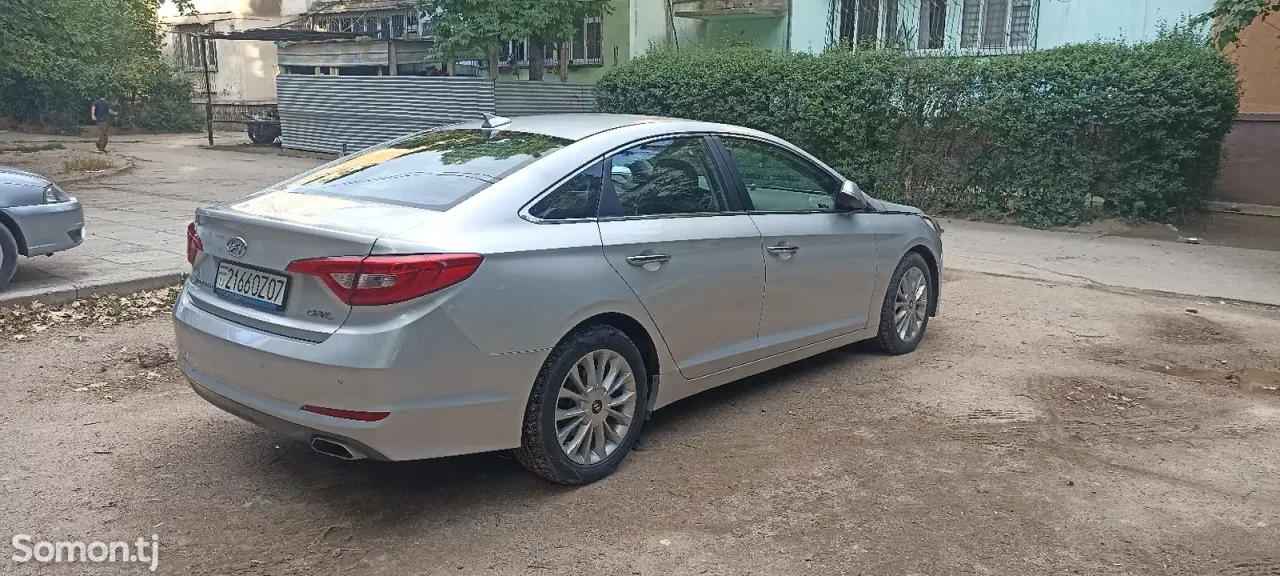 Hyundai Sonata 2015 · 2.0 AT