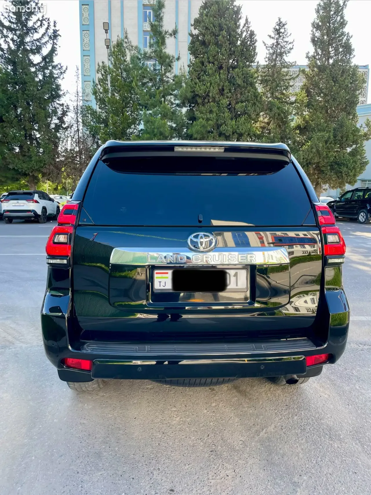 Toyota Land Cruiser Prado 2022 · 2.8 AT