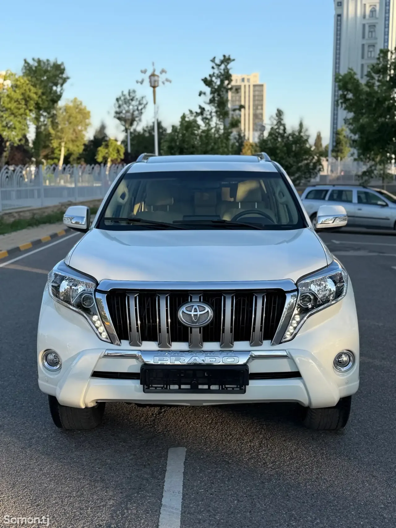 Toyota Land Cruiser Prado 2016 · 4.0 AT