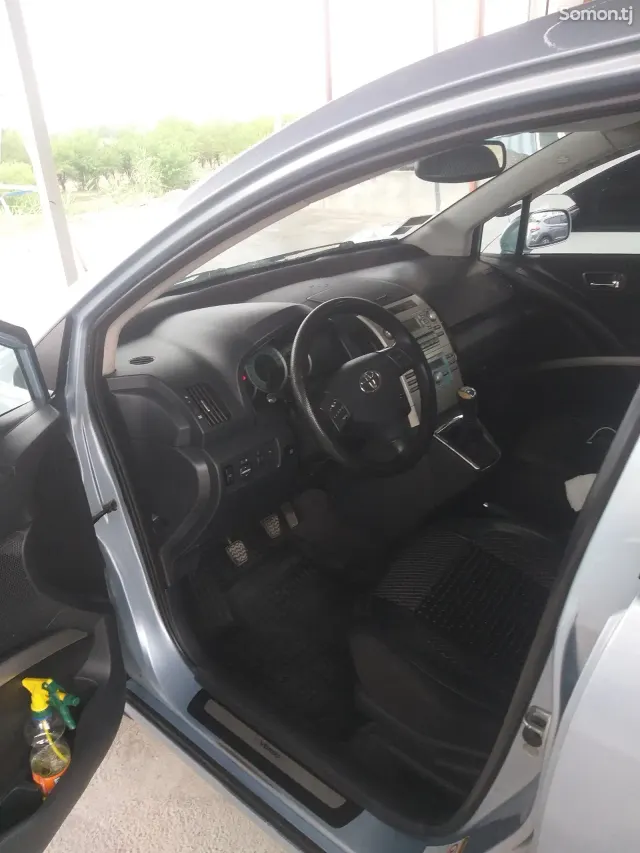 Toyota Verso 2006 · 1.8 MT