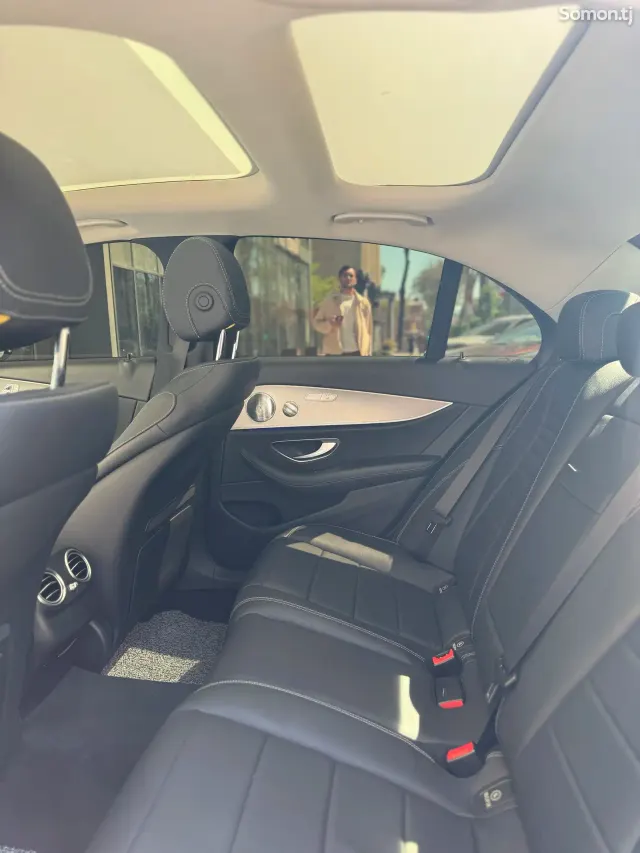 Mercedes-Benz E class 2016 · 3.0 AT