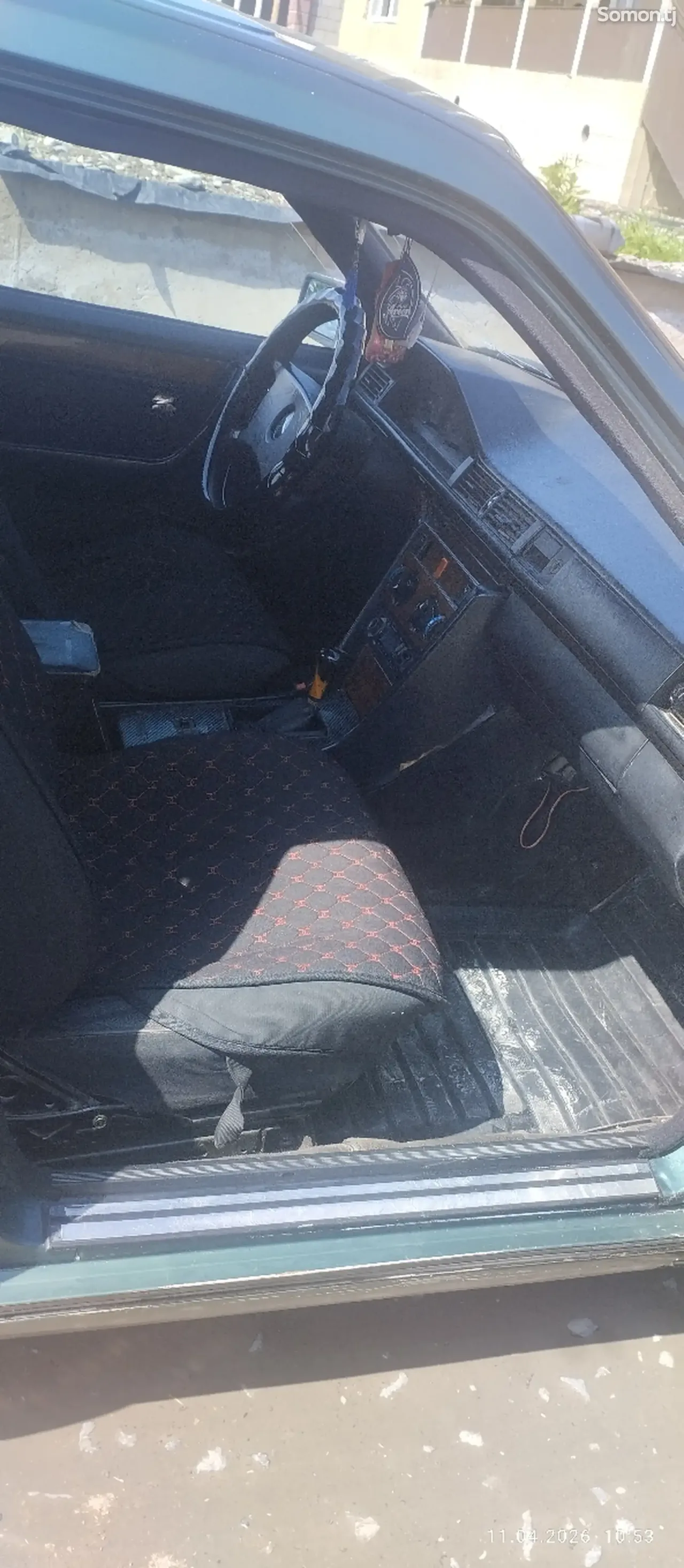Mercedes-Benz W124 1992 · 2.0 MT