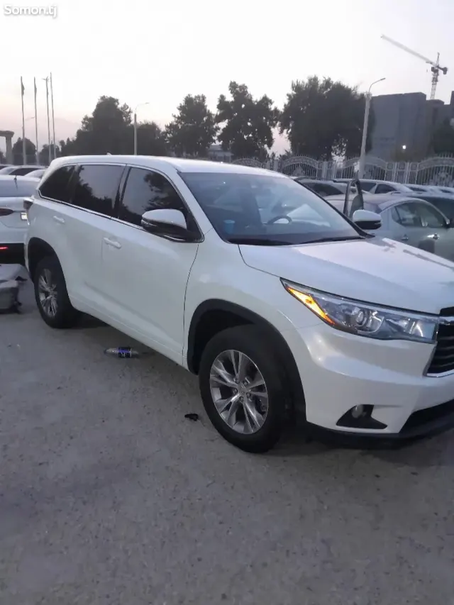 Toyota Highlander 2016 · 3.5 AT