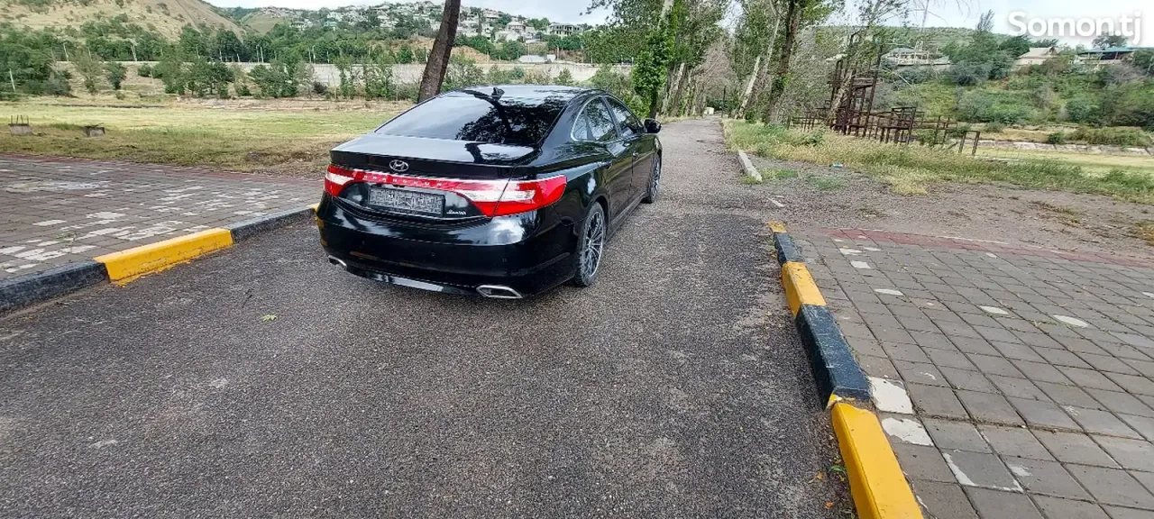 Hyundai Grandeur 2016 · 3.0 AT