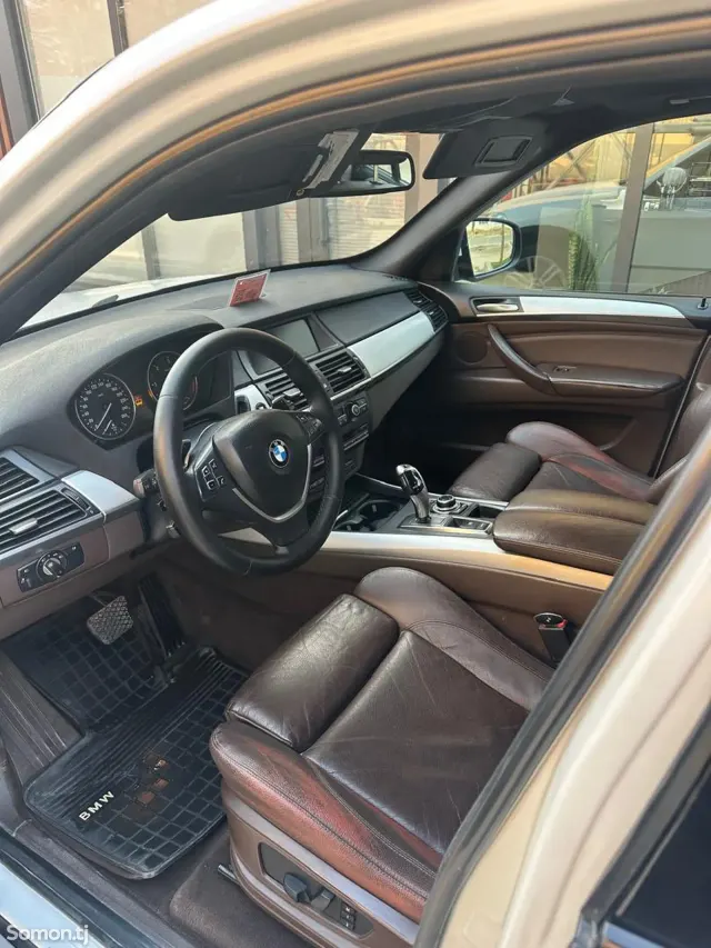 BMW X5 M 2011 · 3.0 AT
