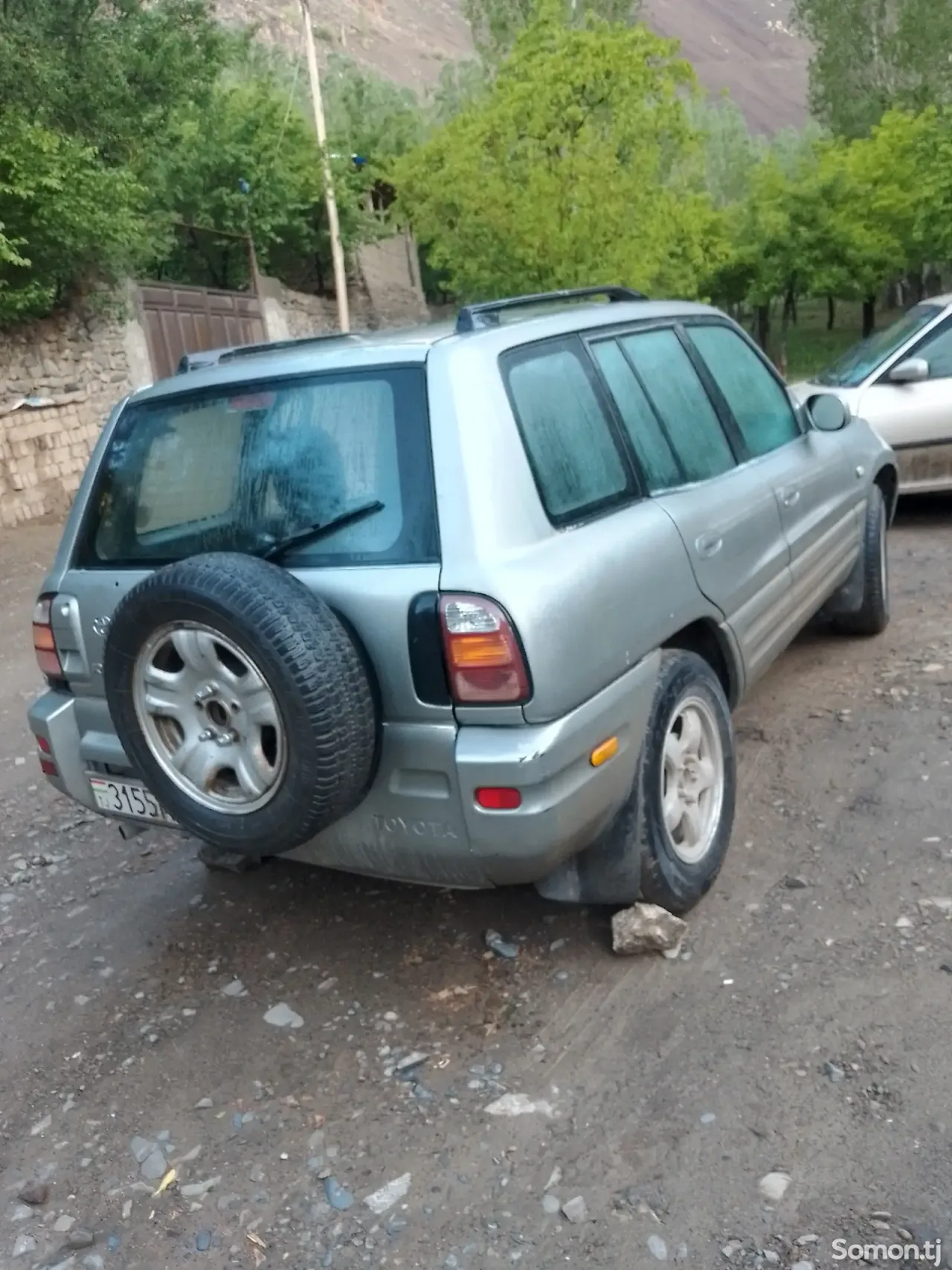 Toyota RAV 4 1999 · 2.4 MT