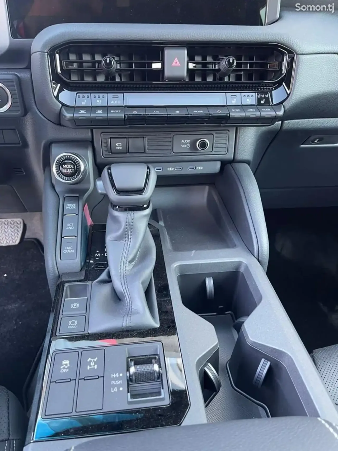 Toyota Land Cruiser Prado 2024 · 2.4 AT
