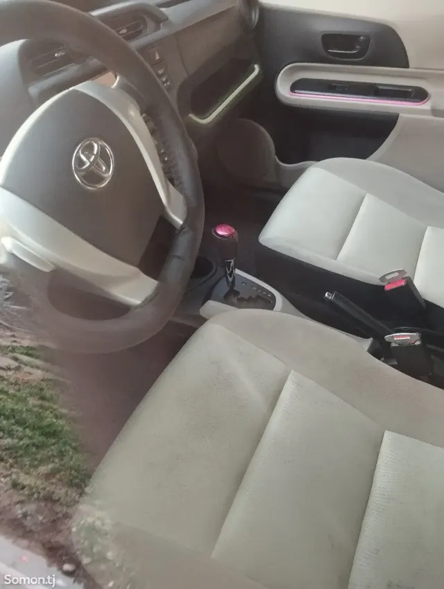 Toyota Aqua 2014 · 1.5 AT