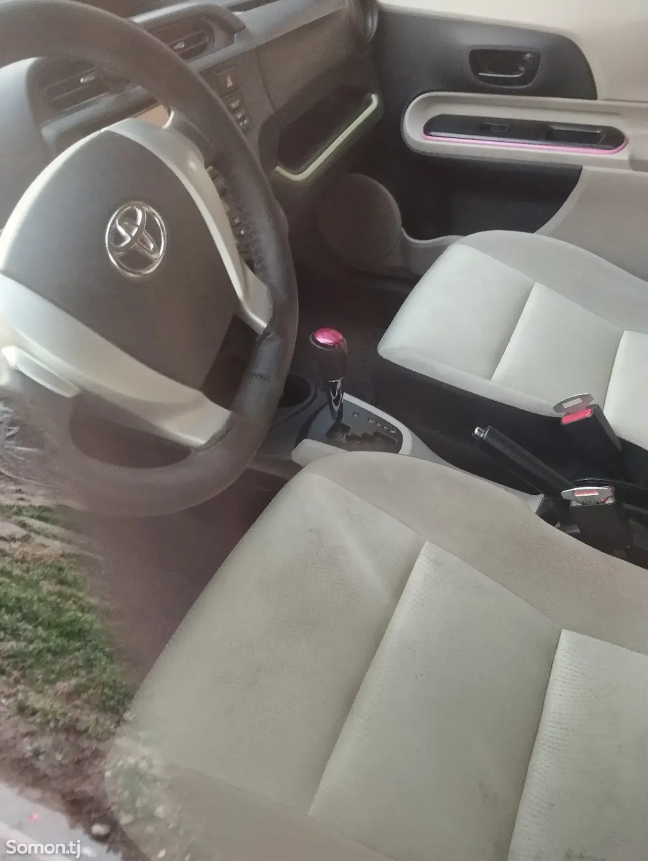 Toyota Aqua 2014 · 1.5 AT