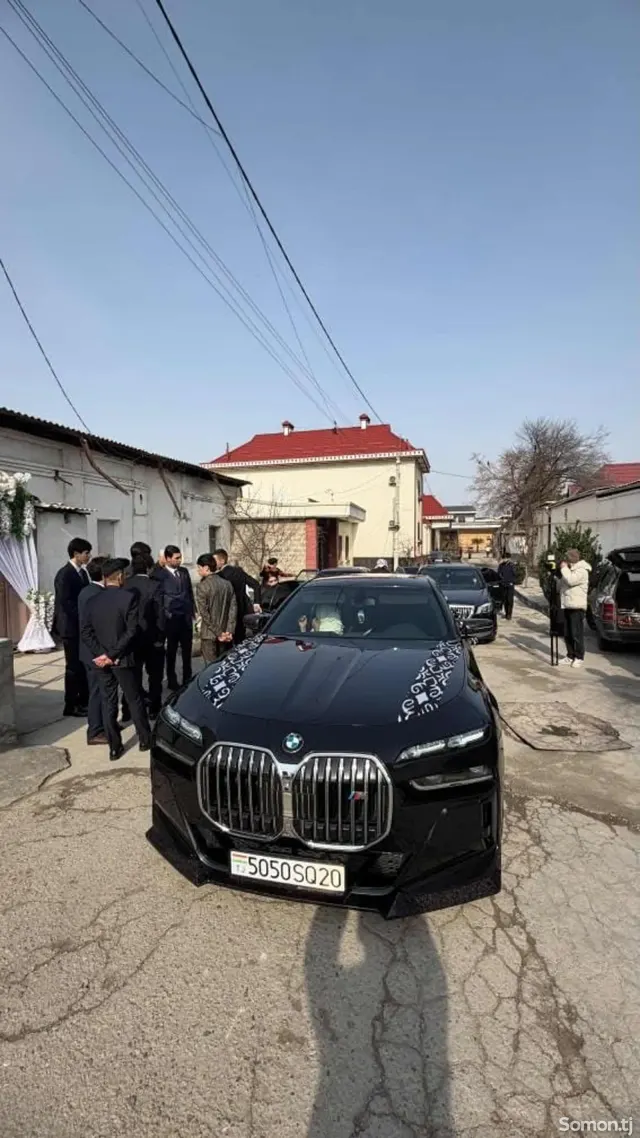 BMW 7 series 2011 · 3.0 AT