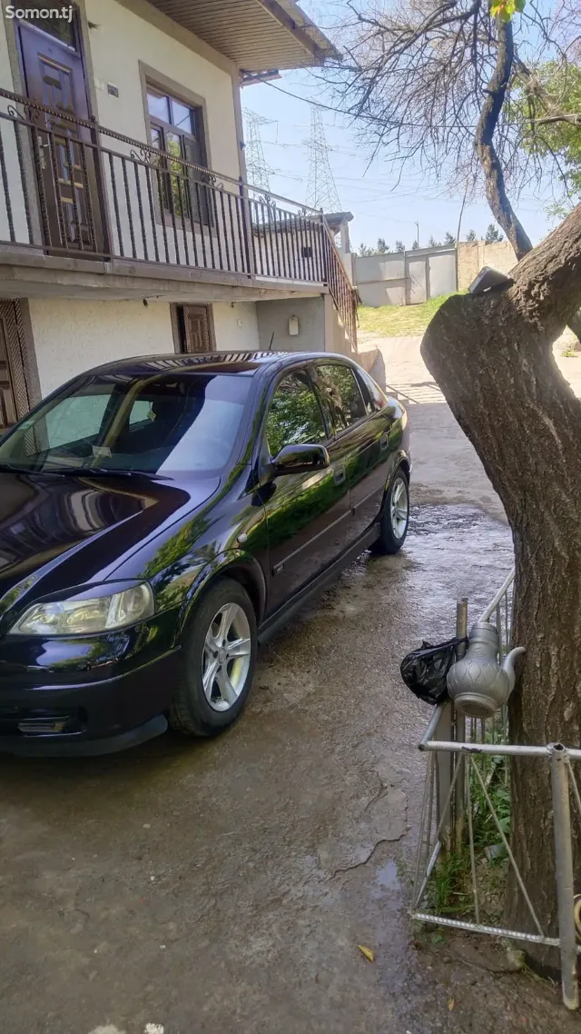 Opel Astra G 1999 · 1.6 MT