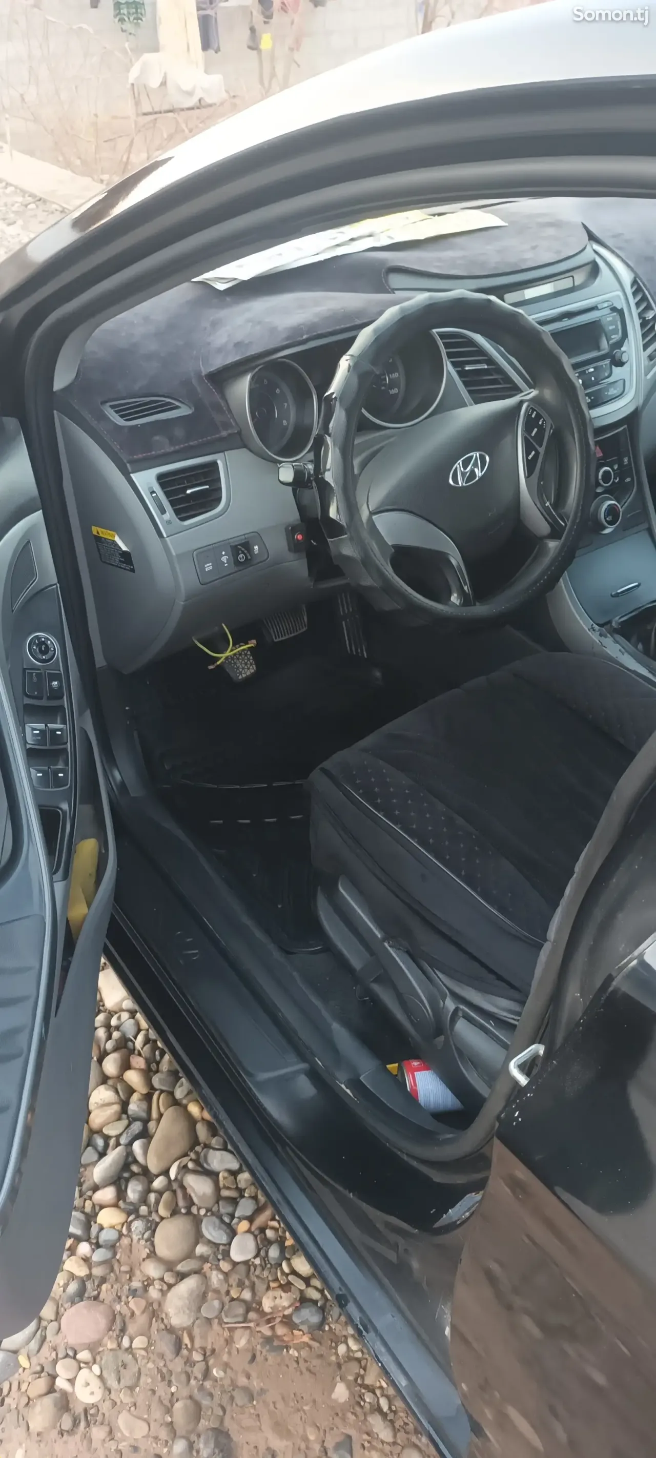 Hyundai Elantra 2016 · 1.6 MT