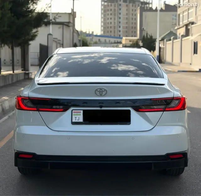 Toyota Camry 2025 · 2.0 AT