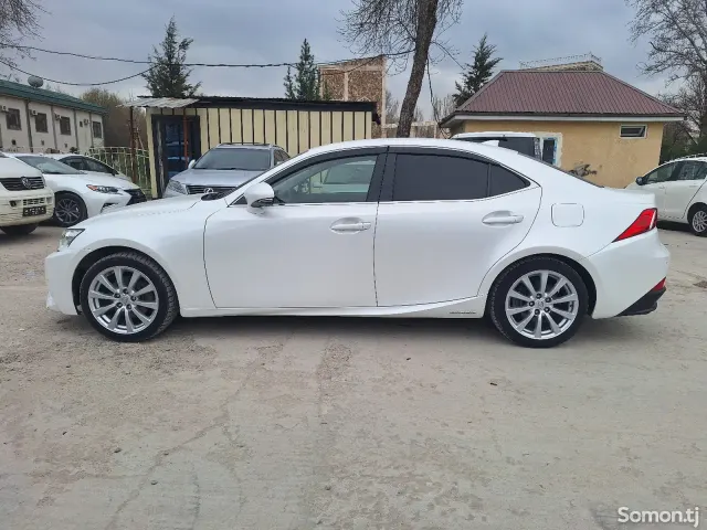 Lexus IS series 2014 · 2.5 AT